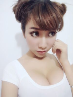 动漫美女靠逼视频_BD国语迅雷电影在线