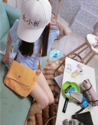 在线观看美女视频_高清免费播放